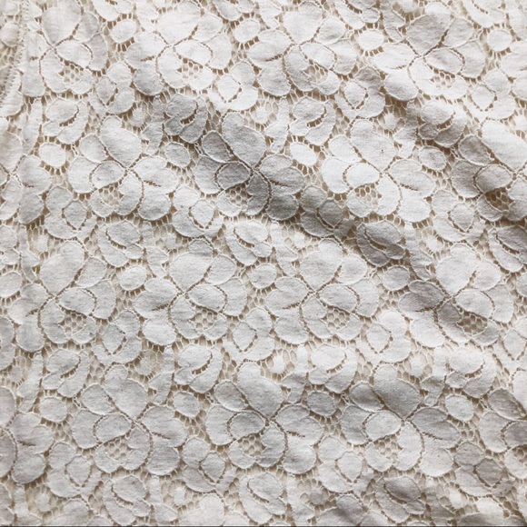 Lace tank top from Banana Republic. Size XS - Picture 8 of 8
